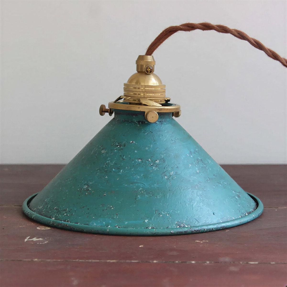 Rustic Kitchen Island Pendant Light With Cone Lamp Design