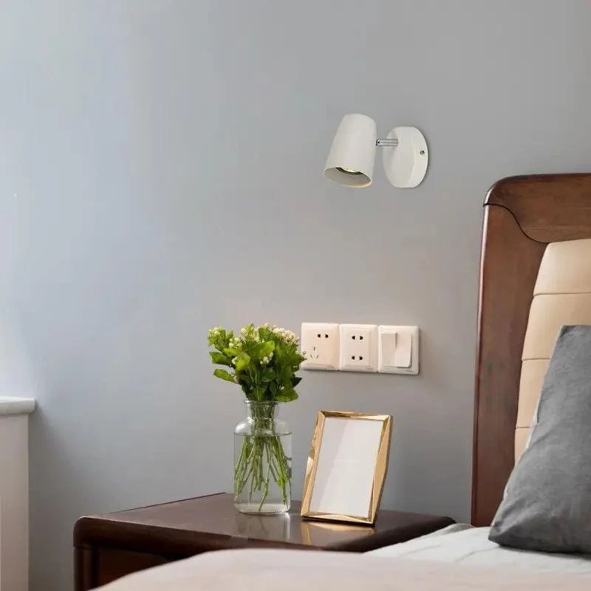 Nordic Bedside Wall Sconce Light With Minimalist Design