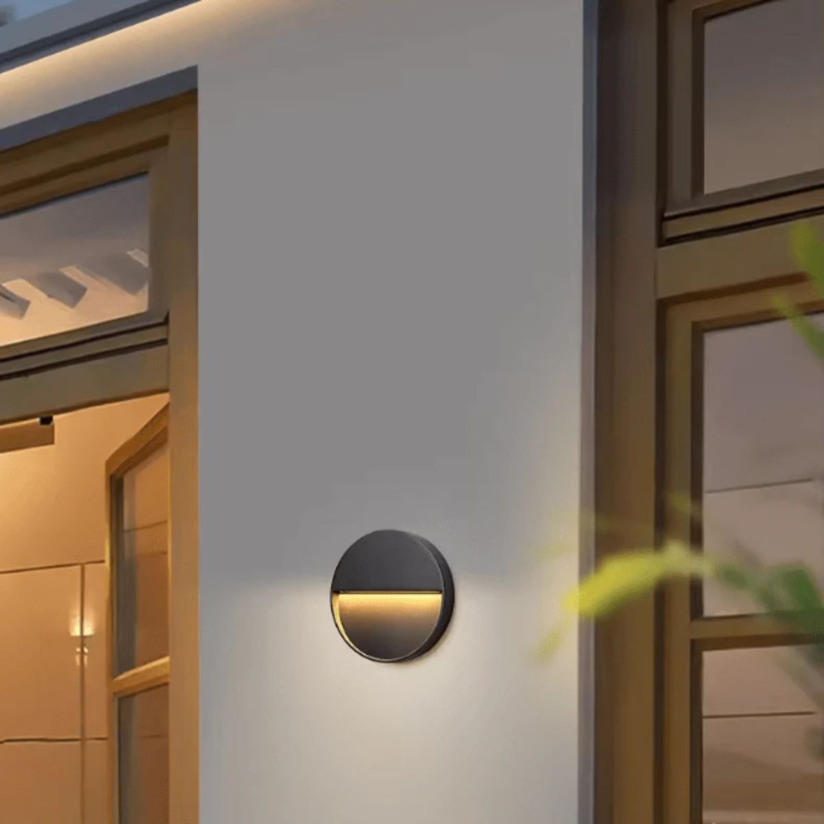 Modern Circular Wall Mounted Light For Hallways And Staircases