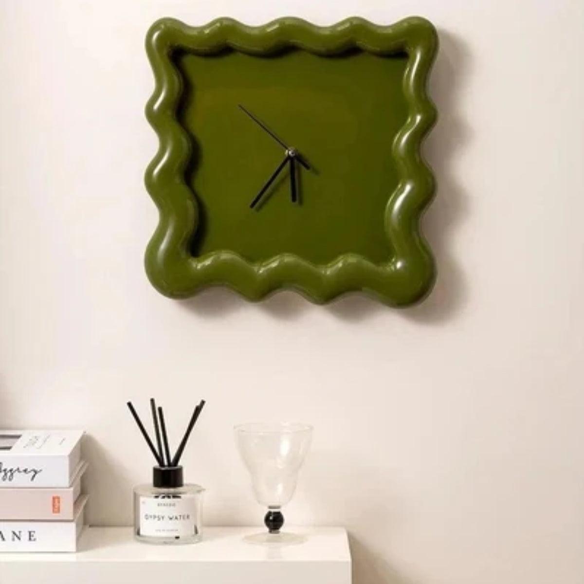 Decorative Groovy Silent Wall Clock With Wavy Square Frame