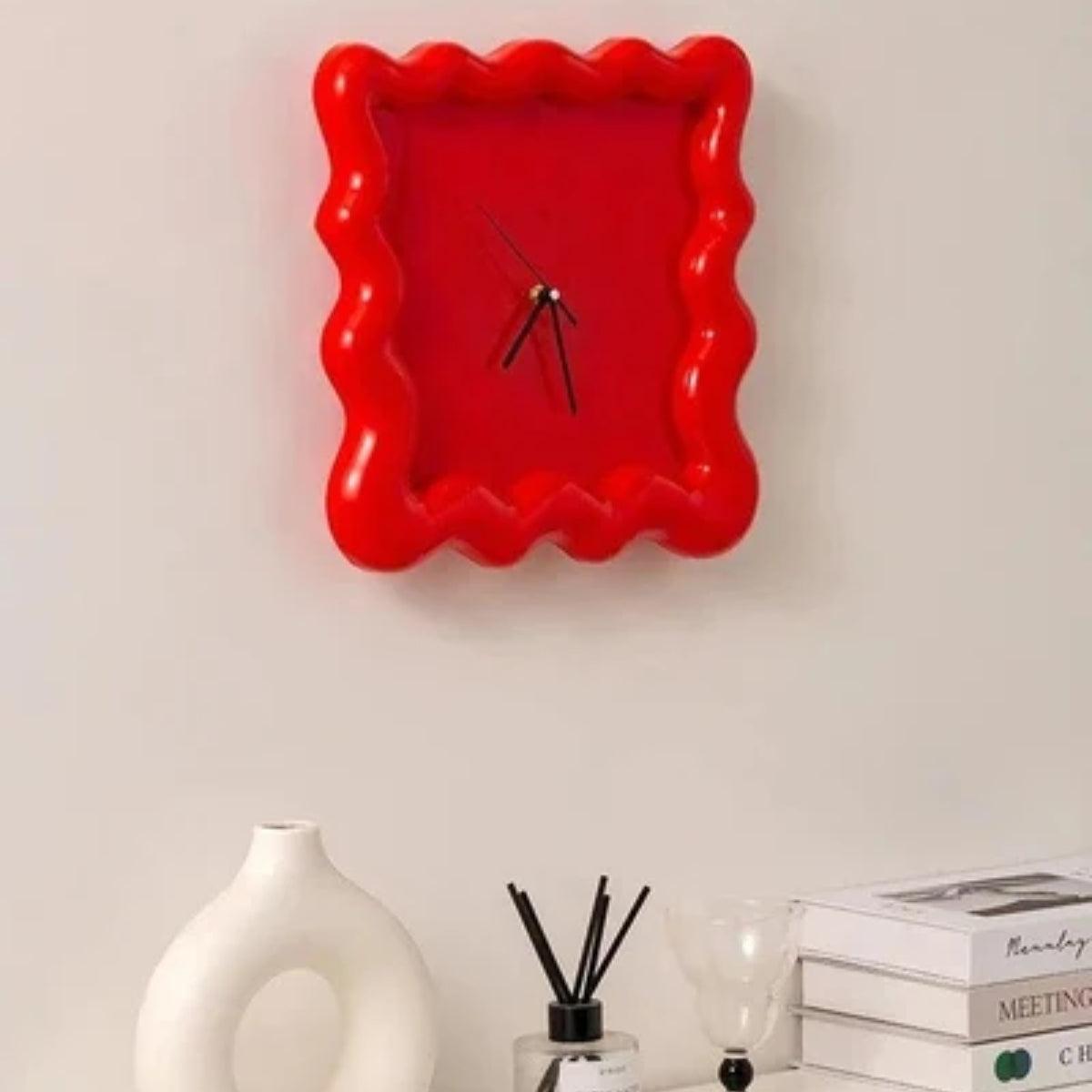 Decorative Groovy Silent Wall Clock With Wavy Square Frame