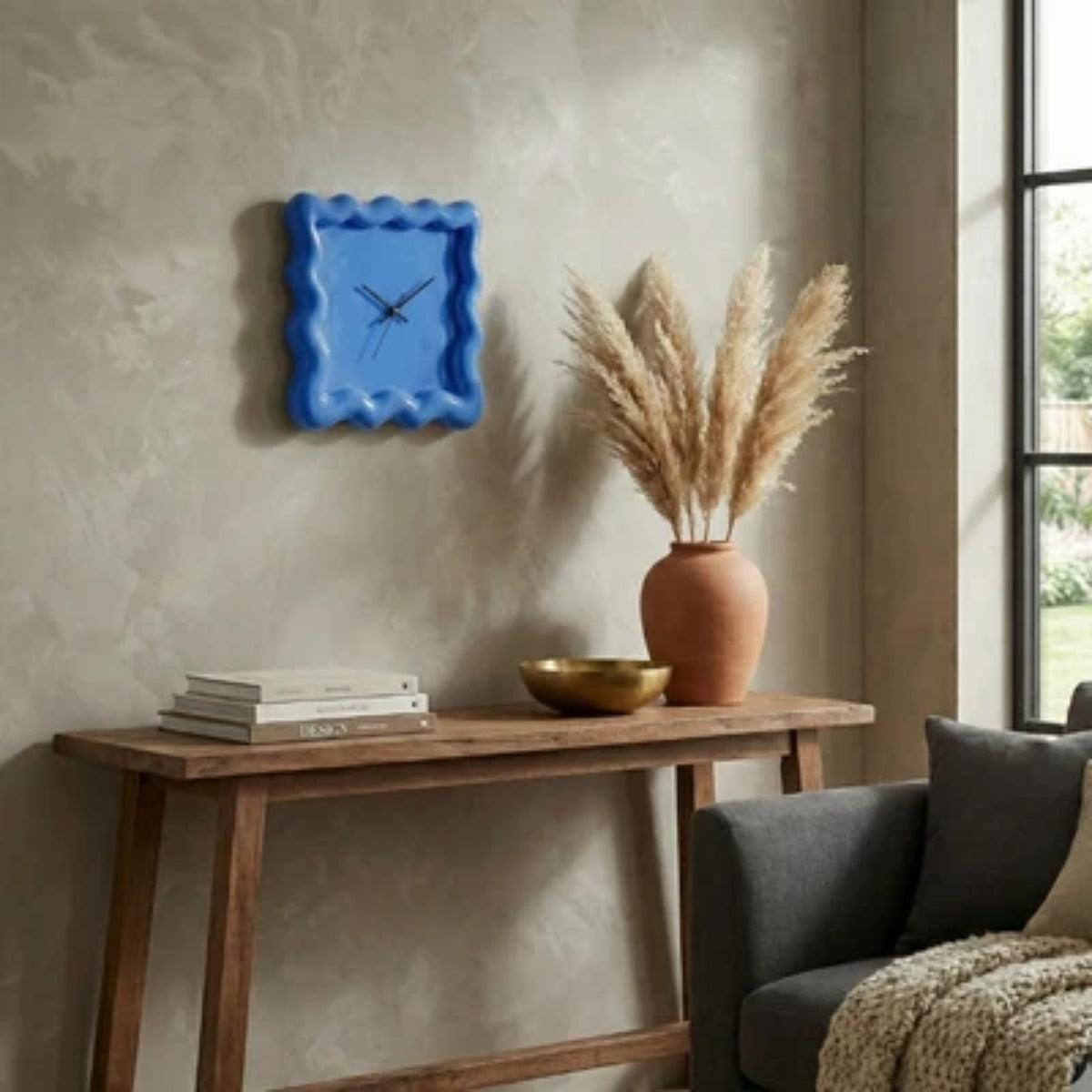 Decorative Groovy Silent Wall Clock With Wavy Square Frame