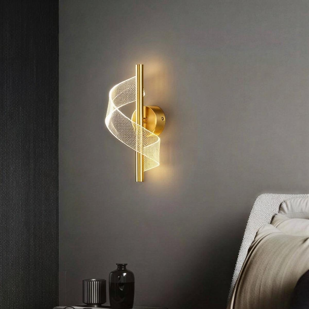 Elegant Wall Sconce Light With Decorative Spiral Ribbon Pattern