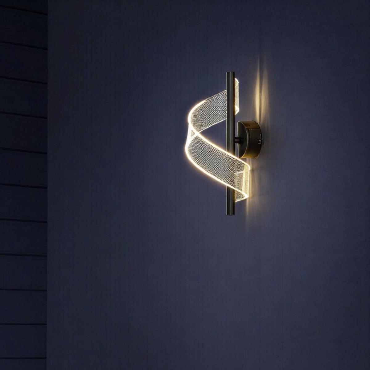 Elegant Wall Sconce Light With Decorative Spiral Ribbon Pattern