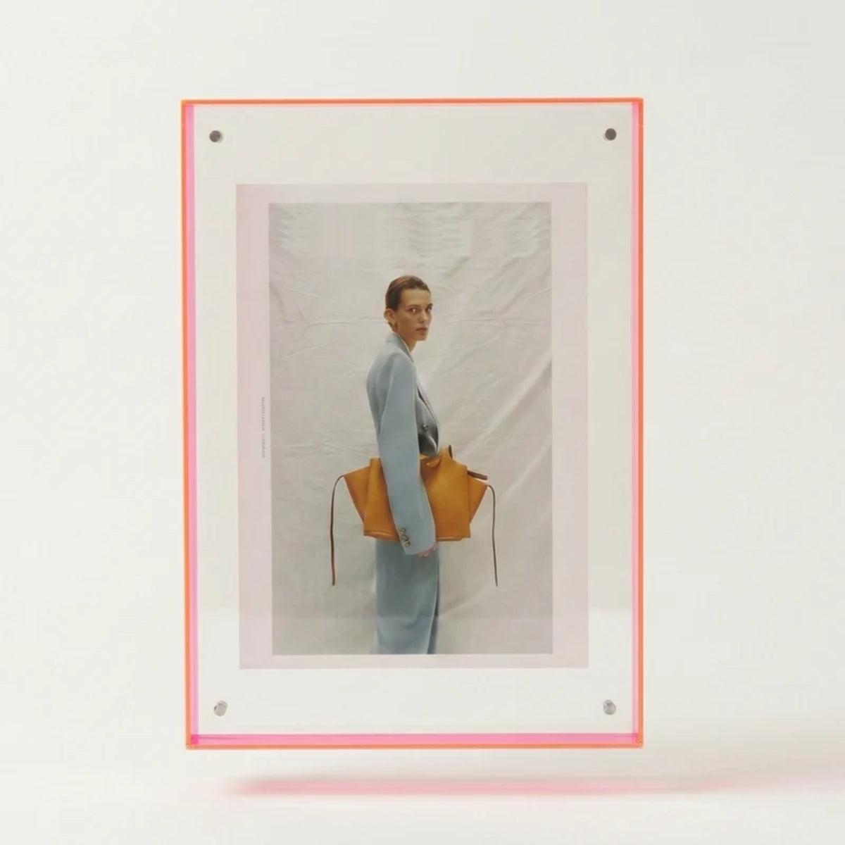 Gallery Wall Picture Frame Display With Vibrant Edge For Framed Photos And Posters