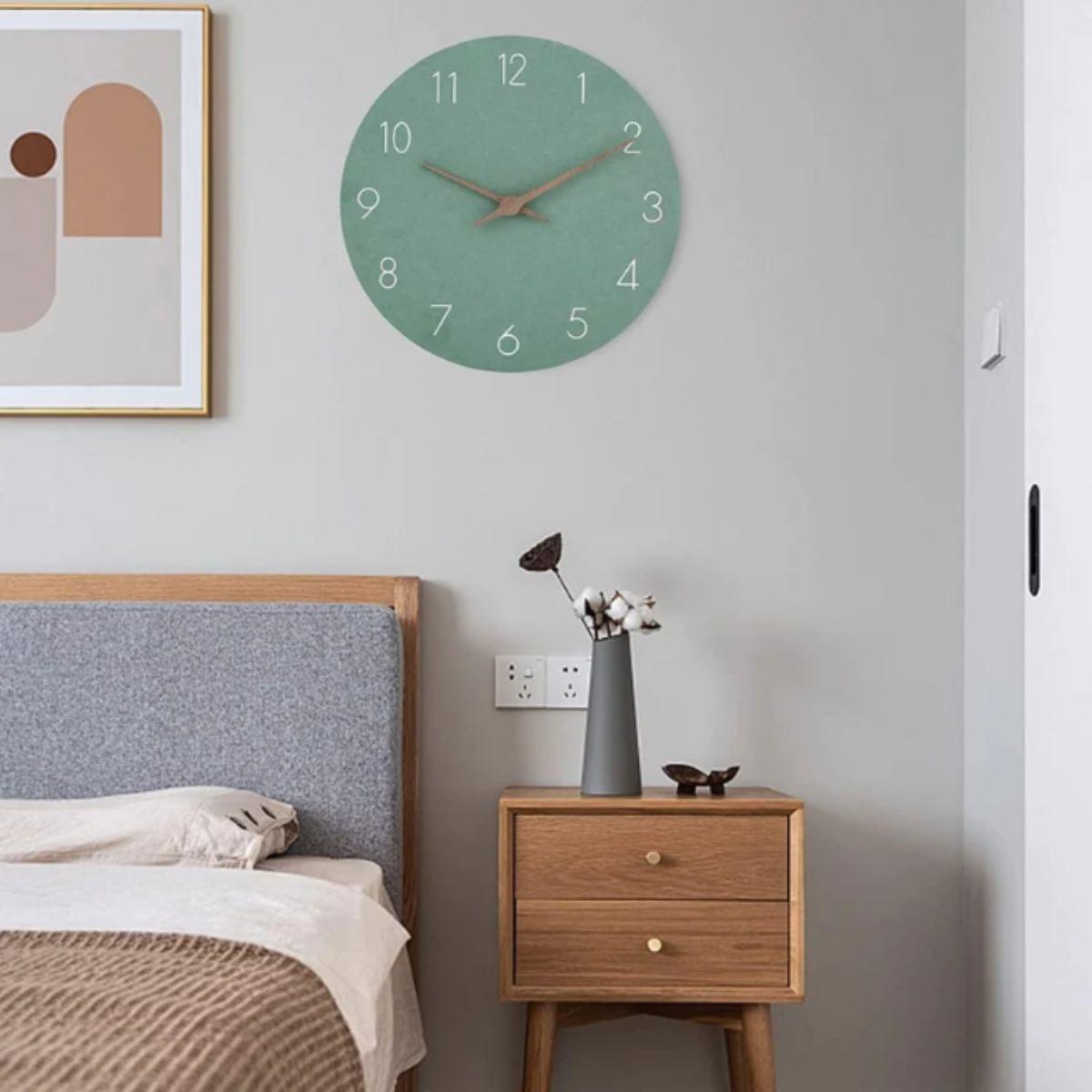 Mid Century Round Wall Clock with Silent Quartz Movement