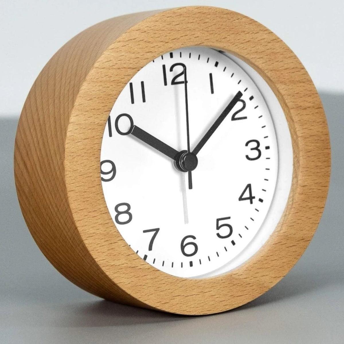 Silent Nightstand Analog Clock With Alarm Function