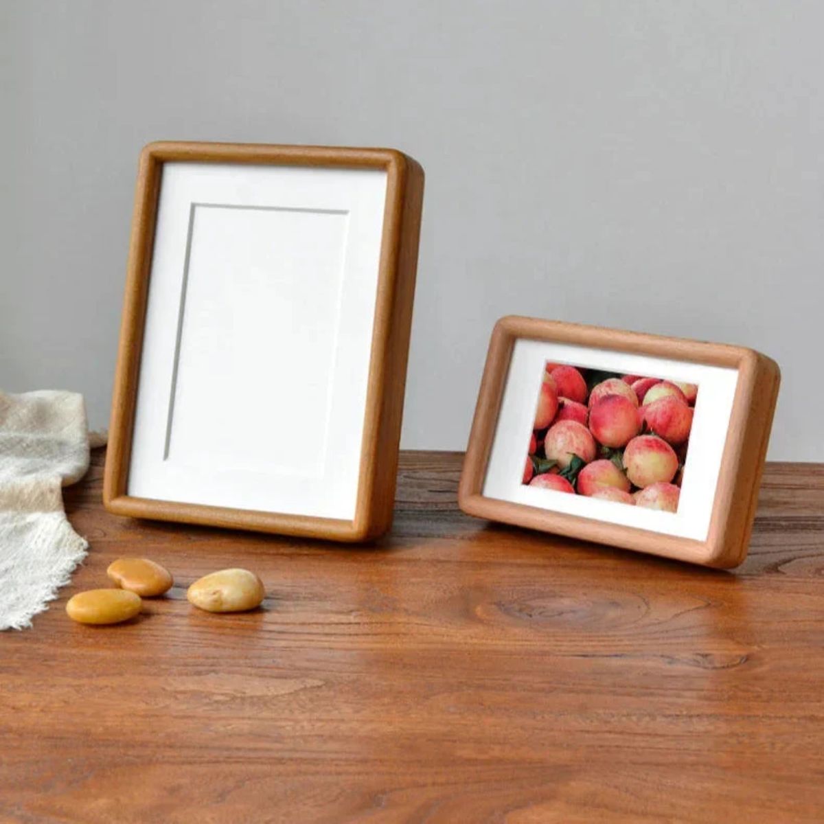Solid Wood Picture Display Frame With Rounded Corners