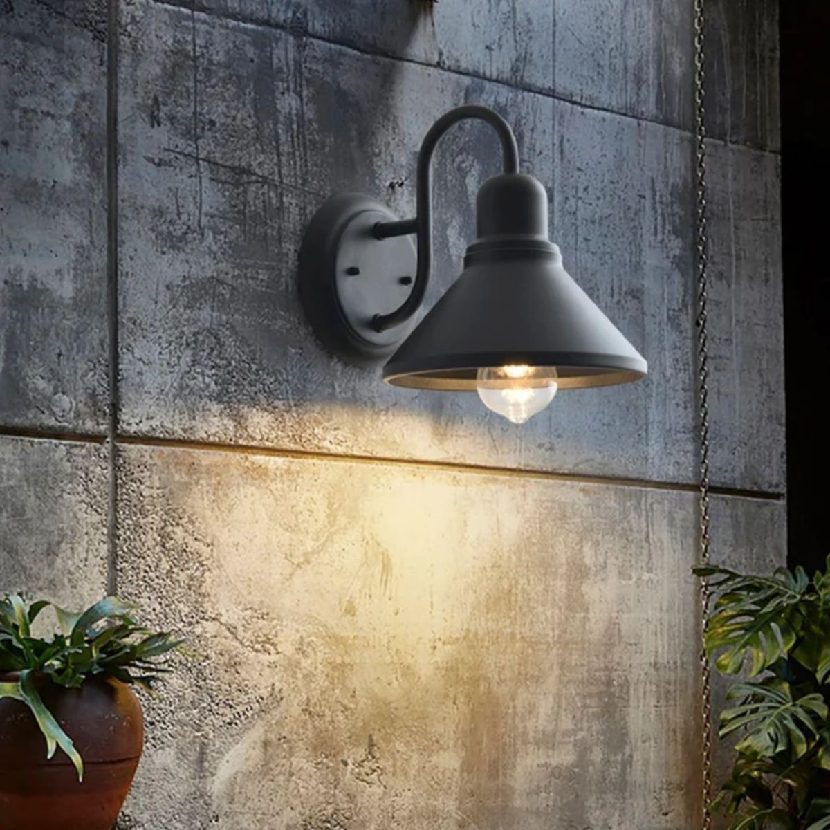 Vintage Outdoor Wall Light With Barn Shade And Gooseneck Design